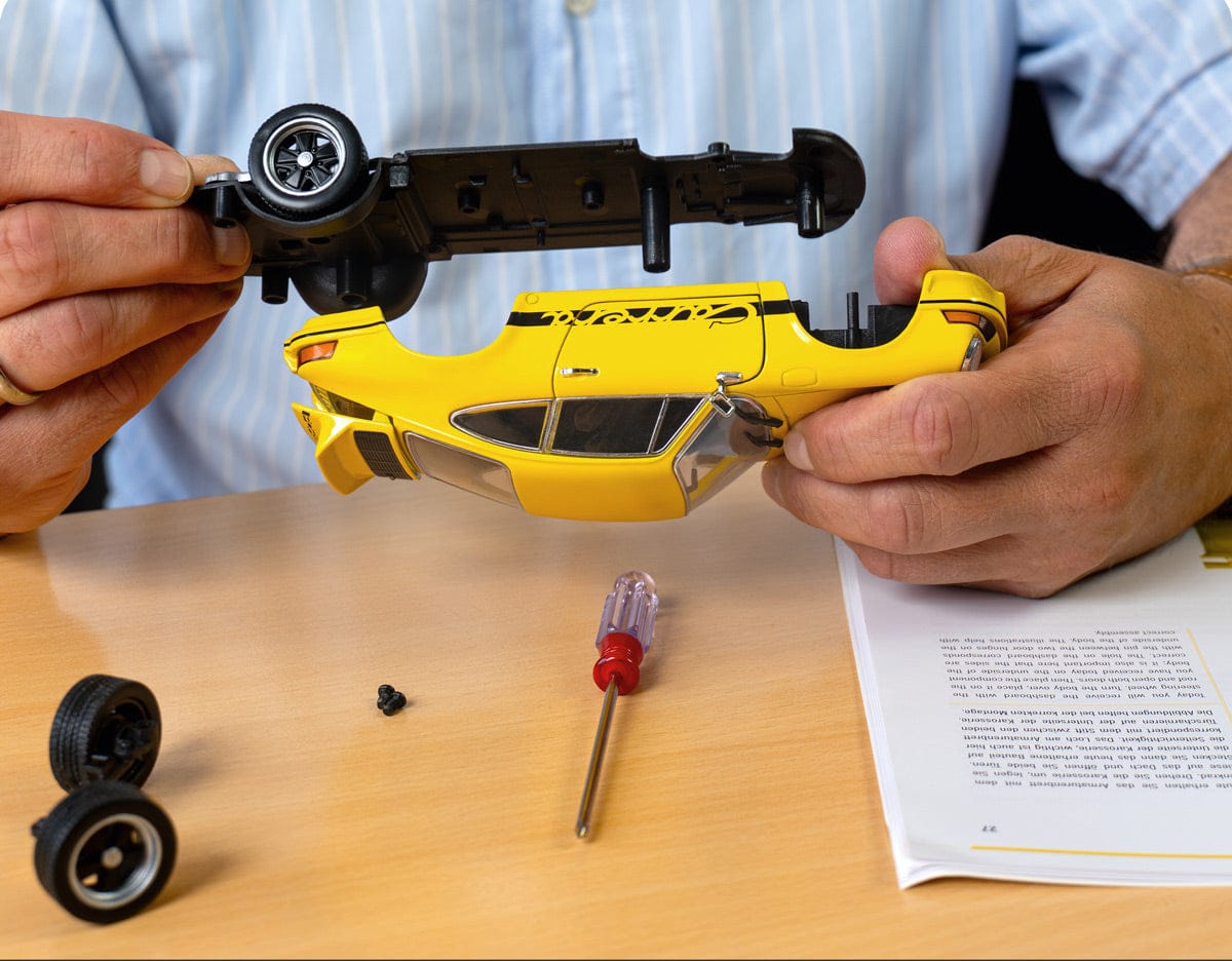 Franzis 1/24 Porsche 911 Carrera RS 2.7 Advent Calendar