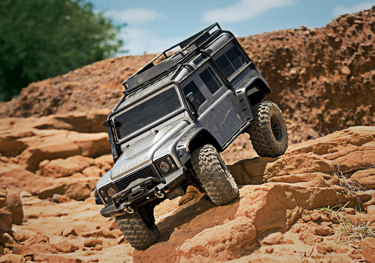 Traxxas TRX-4 Land Rover Defender - Black Edition (3S Combo Paket)