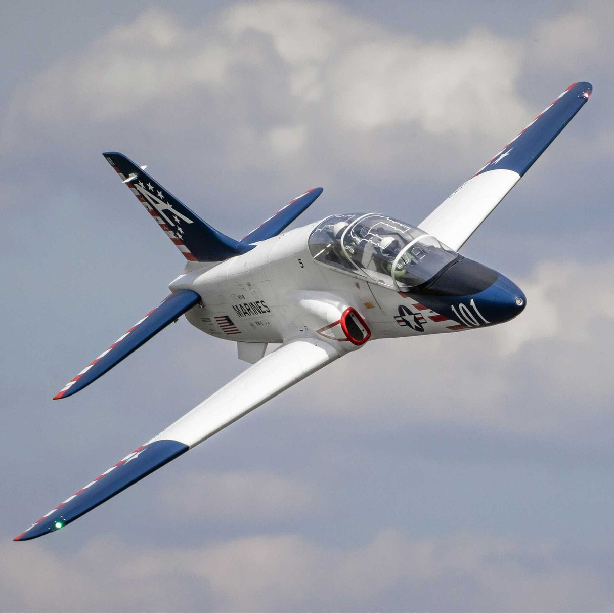 Hangar9 Hawk/T-45 140-160N ARF w/ İniş Takımı