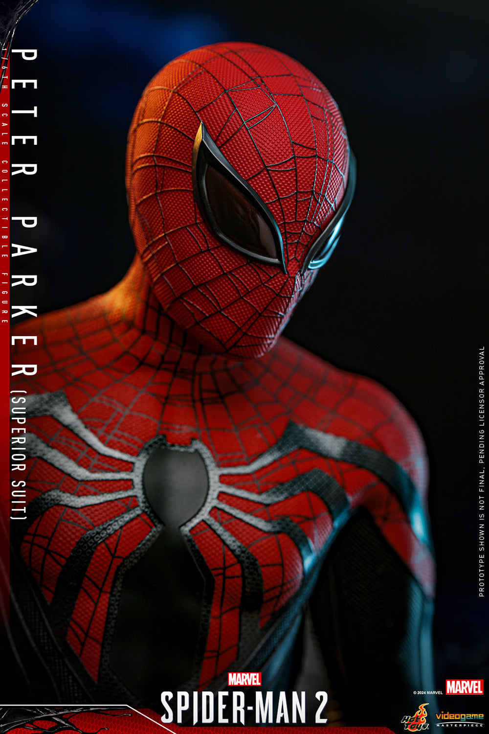 Hot Toys 1/6 Spiderman Peter Parker (Superior Suit)