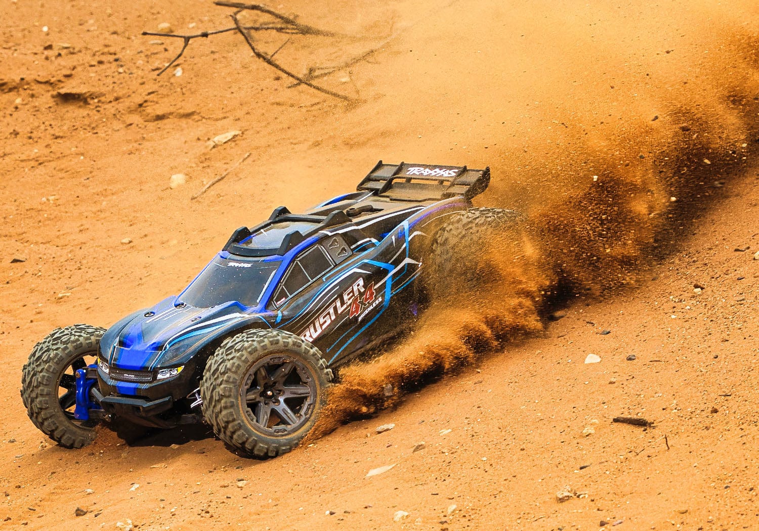 Traxxas Rustler 4x4 Brushless (2S Combo Paket)