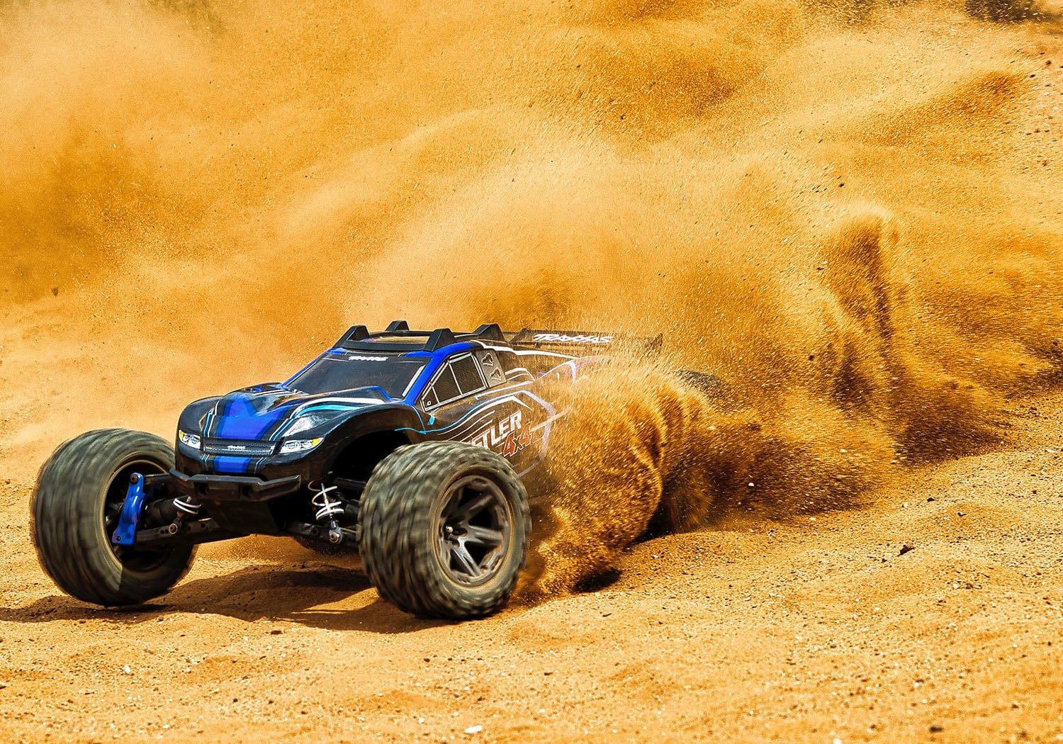 Traxxas Rustler 4x4 Brushless (2S Combo Paket)