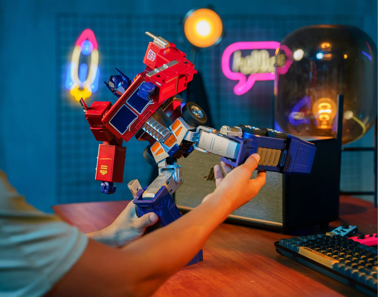 Robosen Elite Optimus Prime