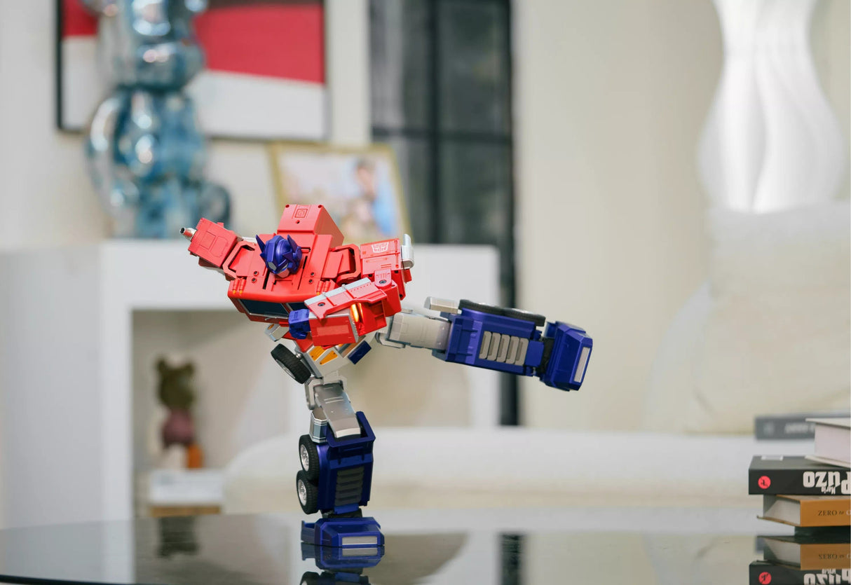 Robosen Elite Optimus Prime