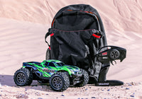 [Action] Traxxas Mini Maxx - Çöl kumunda sırt çantası ve TQ kumanda ile lifestyle çekim