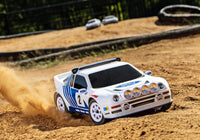 [Action] Traxxas Mini Rally RS200 - toprak rally pistinde toz kaldırarak viraj alırken