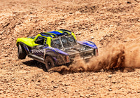 [Action] Traxxas Mini Slash - yeşil kasa arkadan arazide drift sürüşü
