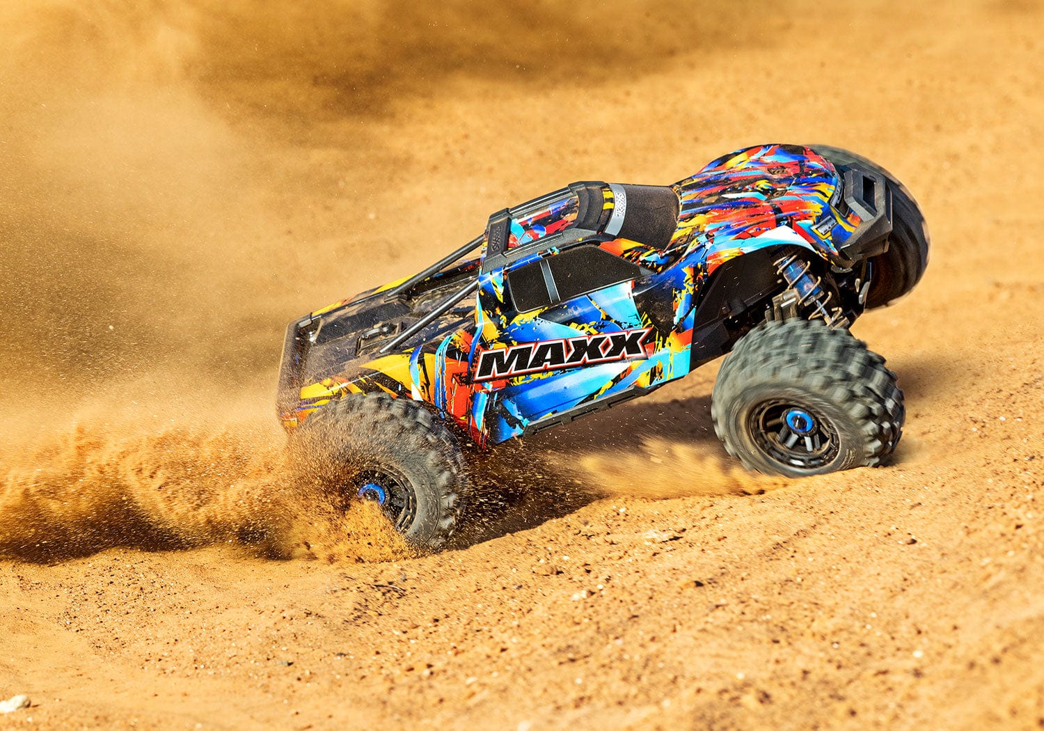 [Action] Traxxas Wide Maxx - RnR gövde kumda drift