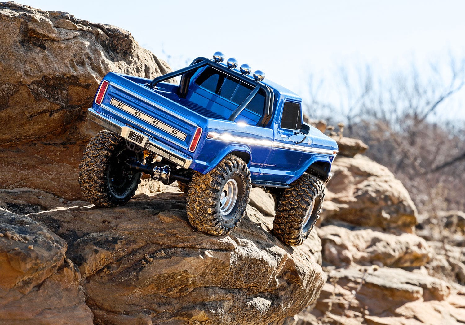 [Action] Traxxas F-150 Ranger - kayalara tırmanırken arkadan