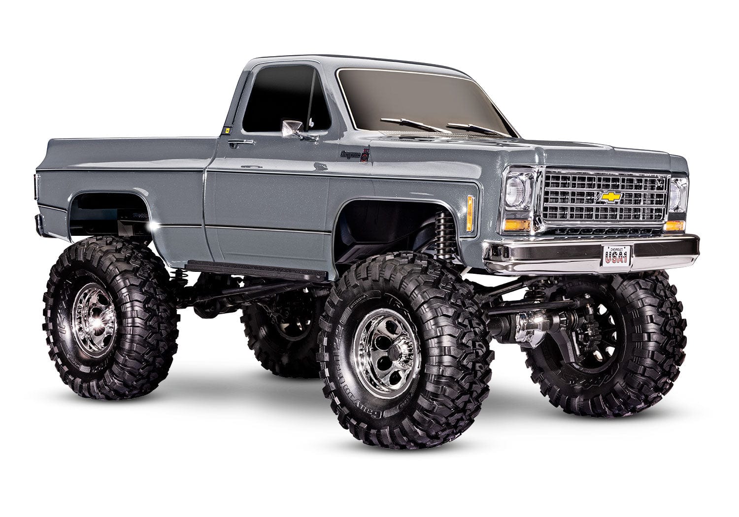 [Dış] Traxxas K10 Cheyenne - gri stüdyo çekimi, ön çapraz görünüm
