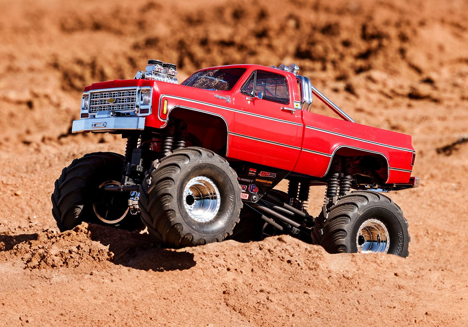 [Action] Traxxas TRX-4MT K10 - Kırmızı K10 Monster Truck dış mekan toprak arazide tırmanış aksiyonu