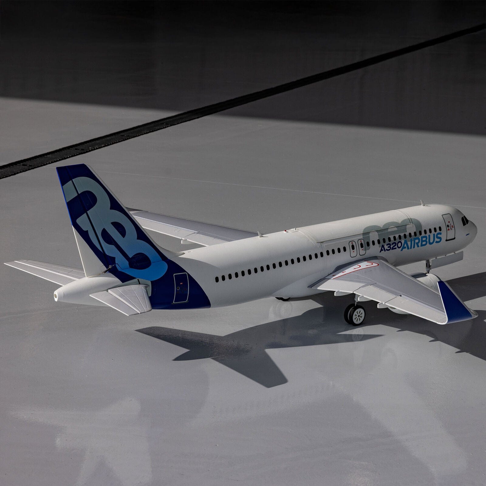[Havada] E-Flite Airbus A320neo Twin 64mm EDF - Alttan uçuş çekimi, bulutlu gökyüzü