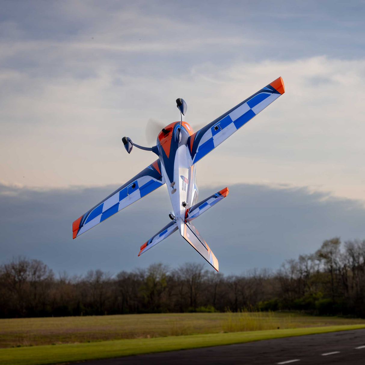 E-flite Extra 330 SC 3D 1.3m BNF Basic