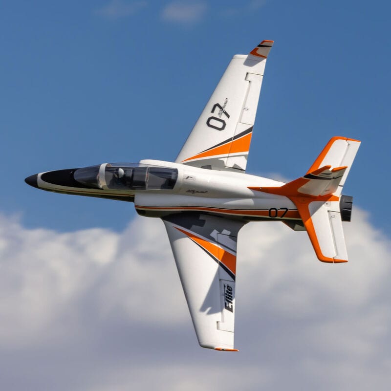 [Havada] E-flite Viper 70mm EDF Jet - Uçuşta dikey tırmanış, alttan görünüm