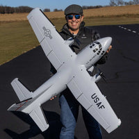 [Boyut] E-flite EC-1500 Twin 1.5m - Pilotun elinde boyut karşılaştırması