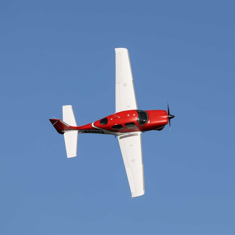 [Havada] E-Flite Cirrus SR22T 1.5m - Mavi gökyüzünde alttan görünüm