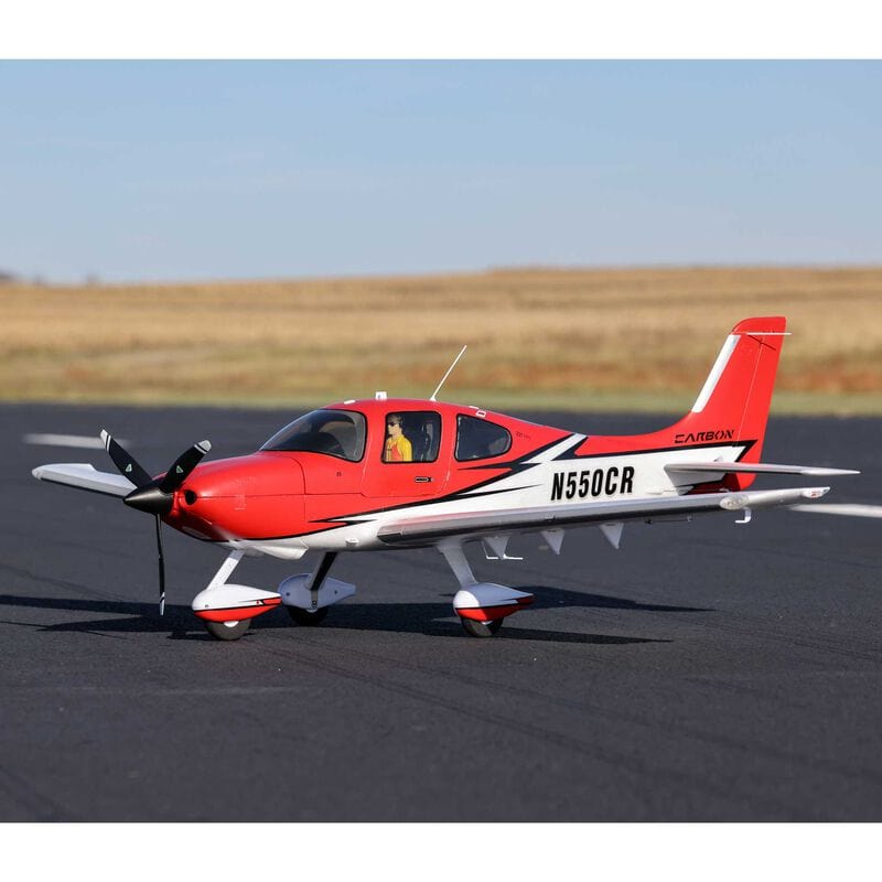 [Dış] E-Flite Cirrus SR22T 1.5m - Pist üzerinde yan profil görünümü
