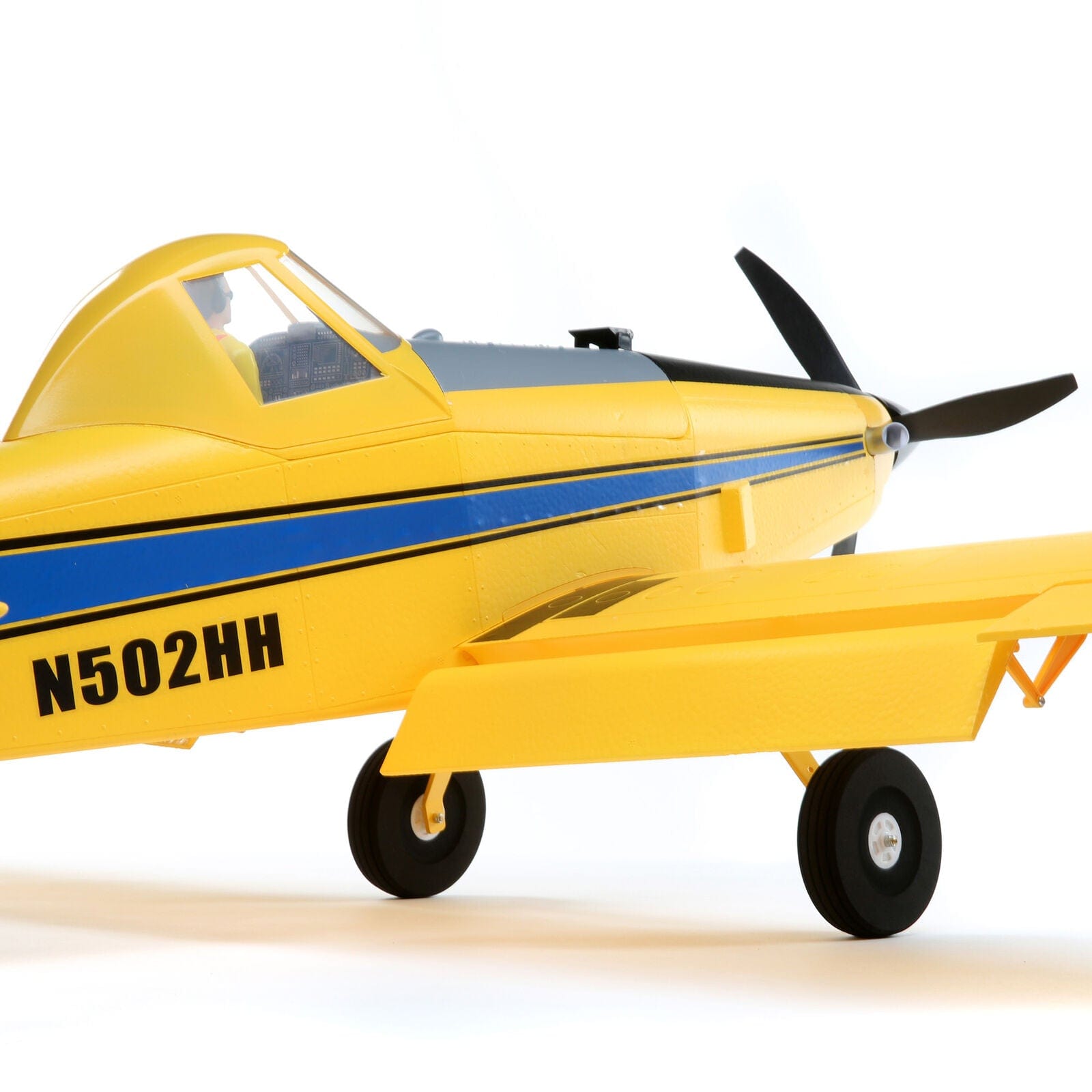 [Detay] E-Flite Air Tractor 1.5m BNF - Gövde yan detay, kokpit ve iniş takımı