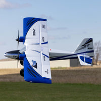 [Havada] E-Flite Twin Timber 1.6m - Çim pist üzerinde kalkış anı yan görünüm