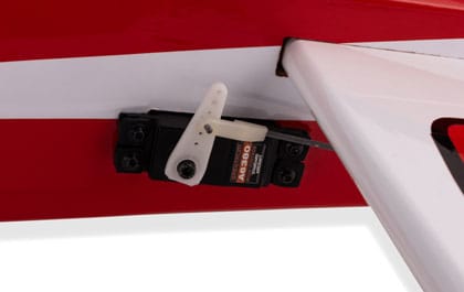 [Motor] E-flite Turbo Timber SWS 2.0m - Kanat servo mekanizması yakın çekim