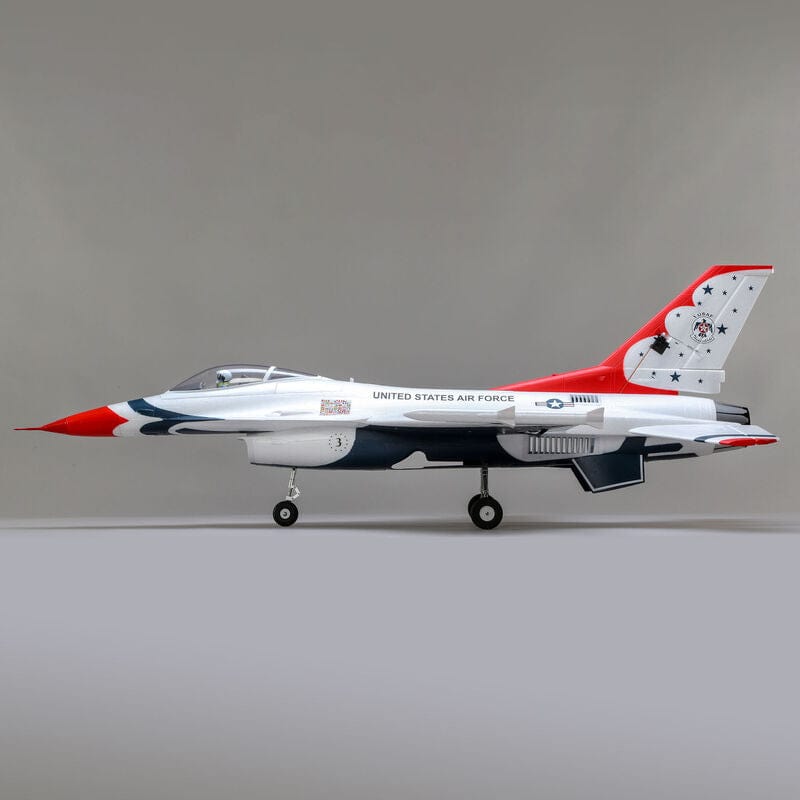 [Dış] E-flite F-16 Thunderbirds 70mm EDF - Sol yandan profil görünüm, stüdyo çekimi