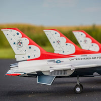 [Detay] E-flite F-16 Thunderbirds 70mm EDF - Kuyruk bölümü yakın çekim, yıldızlar ve USAF amblemi