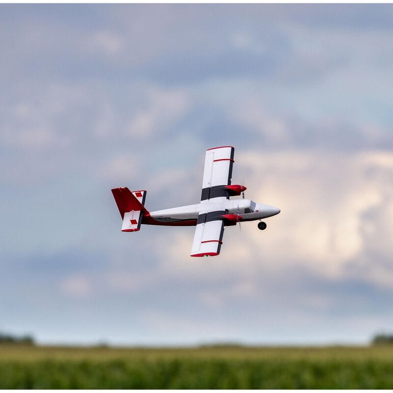[Havada] E-Flite UMX Twin Otter BNF Basic - Tarla üzerinde yan görünüm uçuş