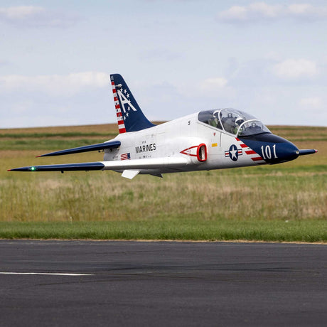 Hangar9 Hawk/T-45 140-160N ARF w/ İniş Takımı