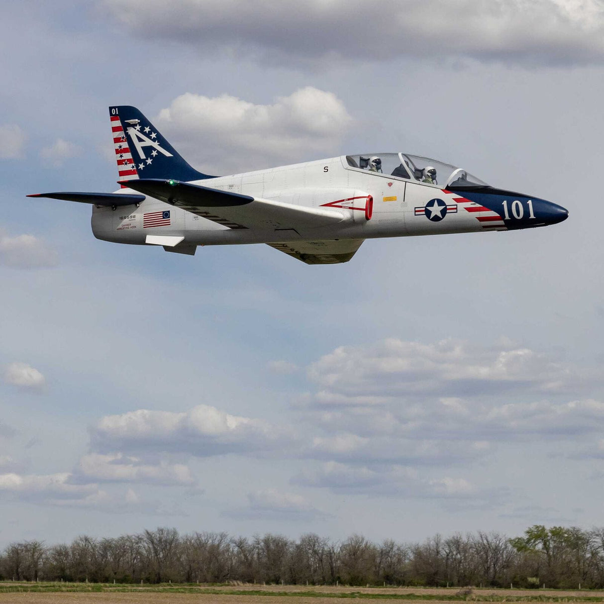 Hangar9 Hawk/T-45 140-160N ARF w/ İniş Takımı