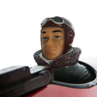 [Detay] Fokker D.VII 87 inç ARF - Kokpit pilot figürü yakın çekim, WWI dönemi kask ve gözlük