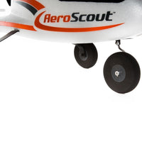 [Detay] HobbyZone AeroScout S 2 1.1m - İniş takımı ve gövde altı yakın çekim