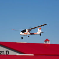 [Havada] HobbyZone Mini AeroScout RTF - Mavi gökyüzünde uçuş, alttan görüntüleme