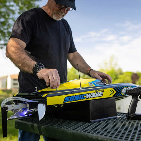 Pro Boat Super Sonicwake 48" 8S Self-Righting Brushless Deep-V RTR