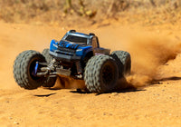 [Action] Traxxas Stampede 2S - mavi monster truck toprakta sürtme fren manevrası