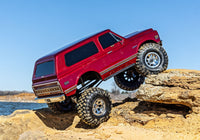 [Action] Traxxas K5 Blazer Combo - kırmızı gövde kaya tırmanışı yandan