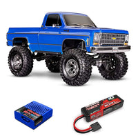 [Dış] Traxxas K10 Cheyenne - mavi araç stüdyo çekimi, şarj ve batarya seti