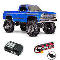 [Dış] Traxxas K10 Cheyenne - mavi araç stüdyo çekimi, şarj ve batarya seti