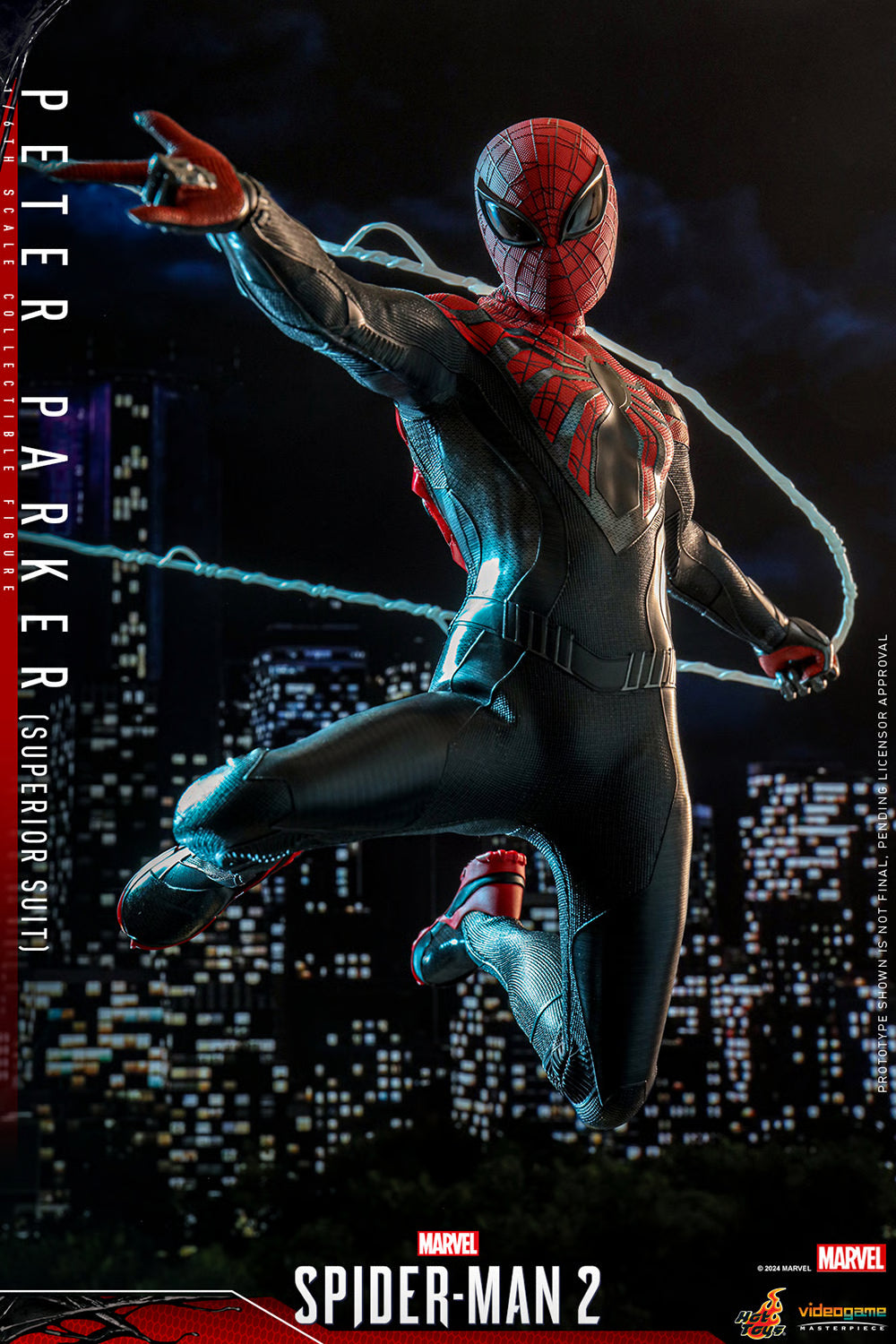 Hot Toys 1/6 Spiderman Peter Parker (Superior Suit)