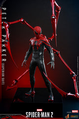 Hot Toys 1/6 Spiderman Peter Parker (Superior Suit)