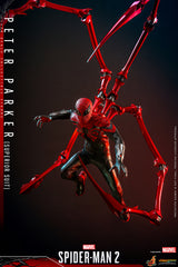Hot Toys 1/6 Spiderman Peter Parker (Superior Suit)