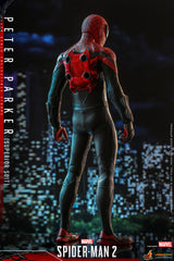 Hot Toys 1/6 Spiderman Peter Parker (Superior Suit)