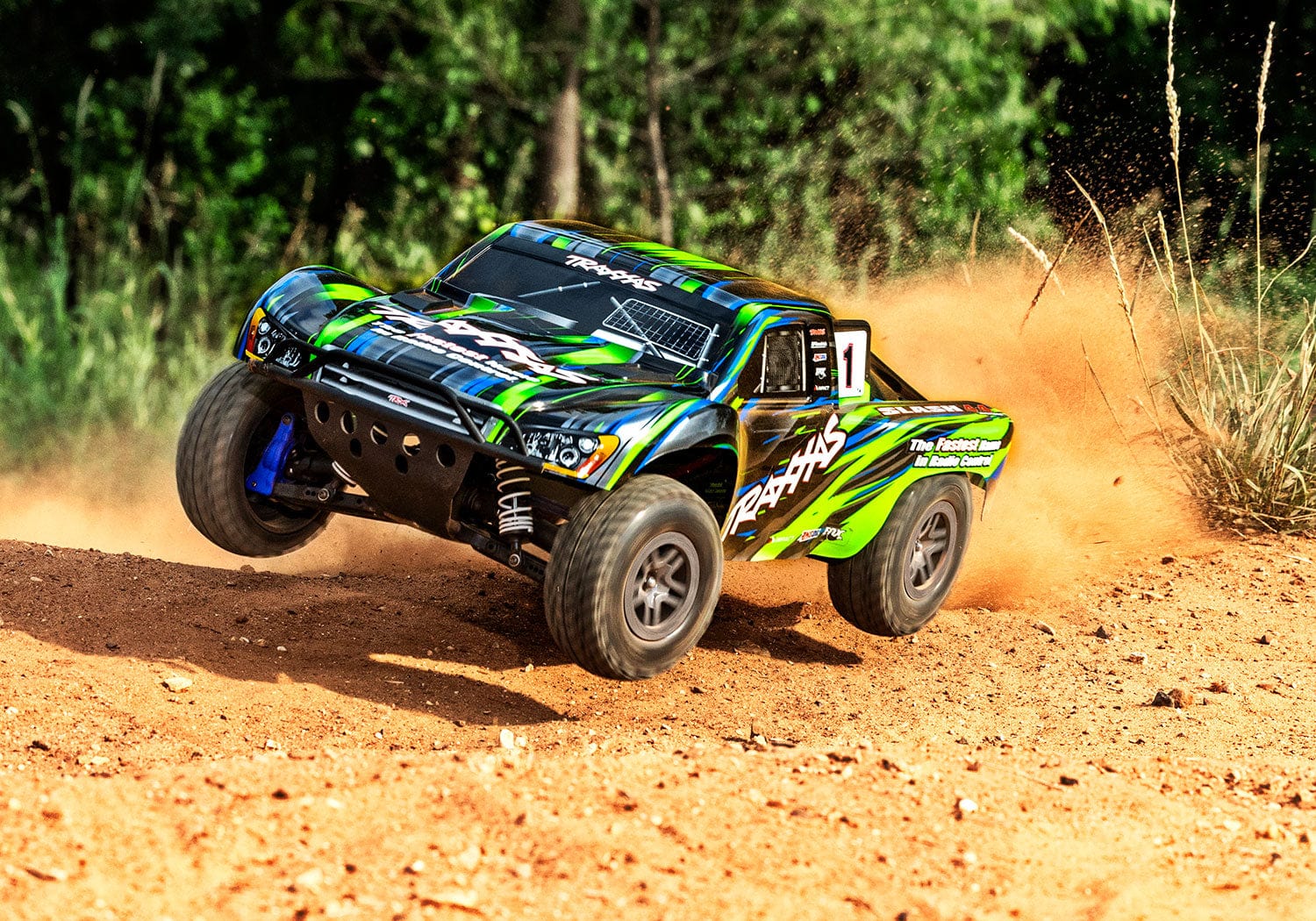 [Action] Traxxas Slash 4x4 Combo - ağaçlı arazide süren yeşil short course