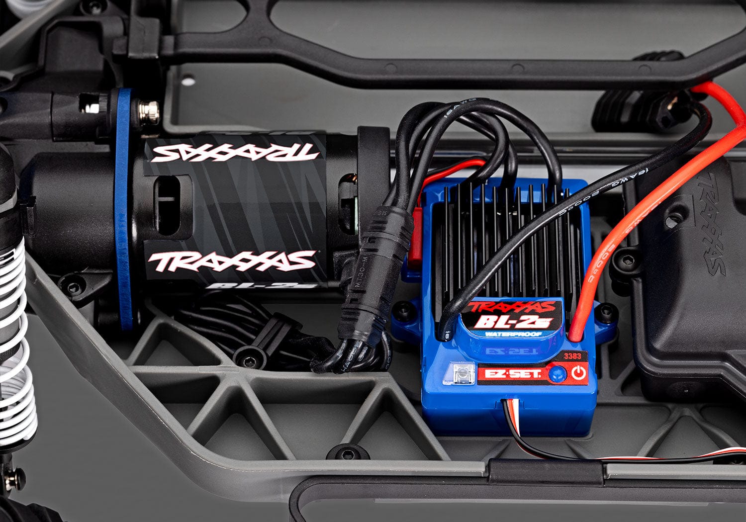 [Motor] Traxxas Slash 4x4 Combo - BL-2s fırçasız motor ve su geçirmez ESC yakın çekim