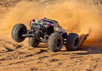 [Action] Traxxas Wide Maxx - Sarı gövde toprakta sürüş sıçraması