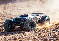 [Action] Traxxas Sledge - turuncu gövde çakılda yana kayış