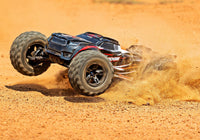[Action] Traxxas Sledge - kırmızı gövde turuncu kumda kayış