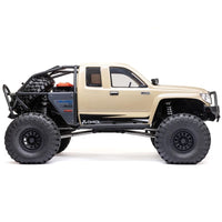 [Detay] Axial SCX6 Trail Honcho - kapı açık iç mekan ve kaya kafesi detayı