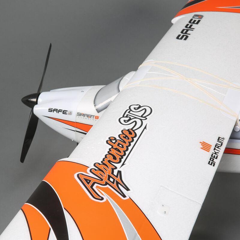 [Detay] E-Flite Apprentice STS 1.5m - Burun bölümü, pervane ve SAFE logosu