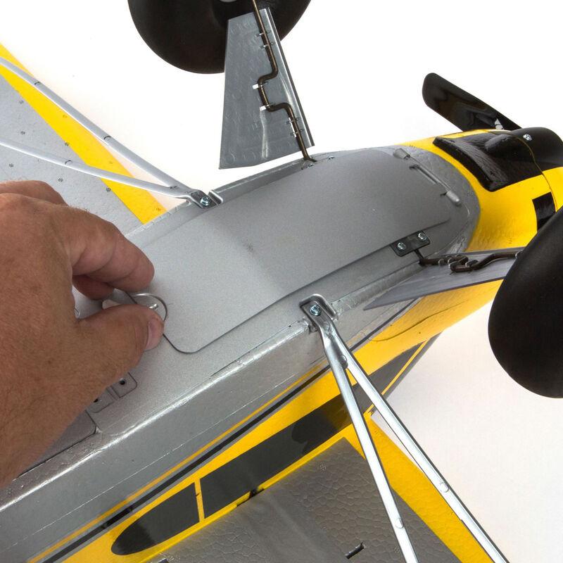 [Motor] HobbyZone Carbon Cub S 2 1.3m - Batarya bölmesi kapağı açılış detayı