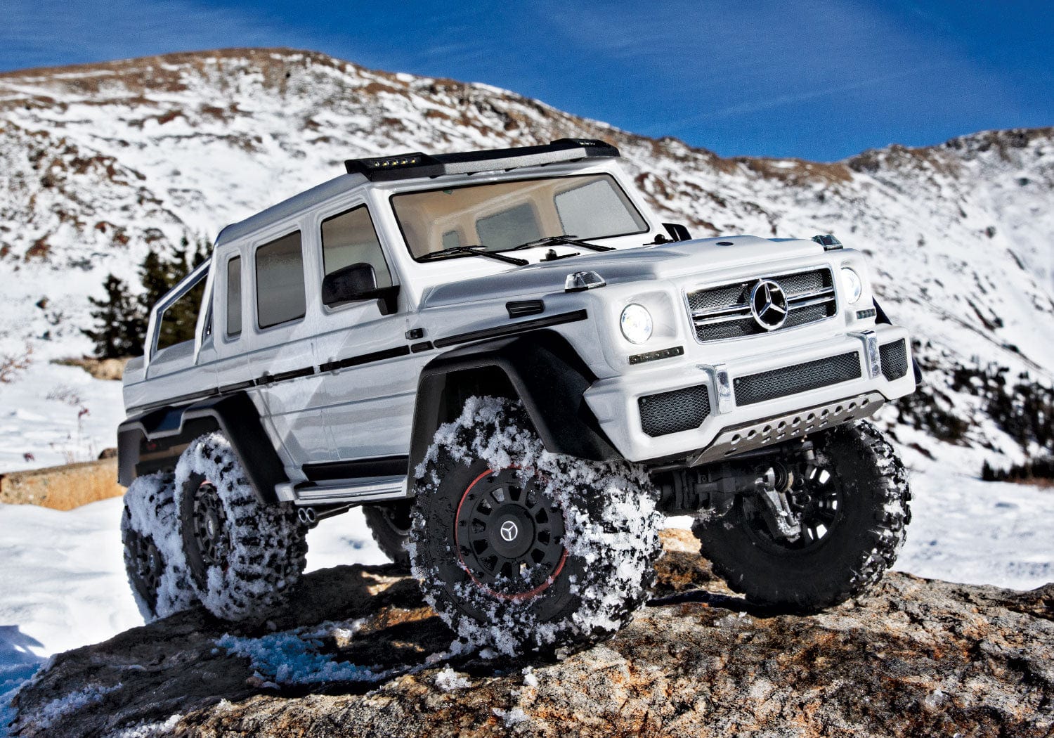 [Action] Traxxas G63 6x6 - karlı dağ arazisinde, beyaz gövde